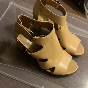 Beige naturalizer pumps/ankle boots size 6.5 gently used